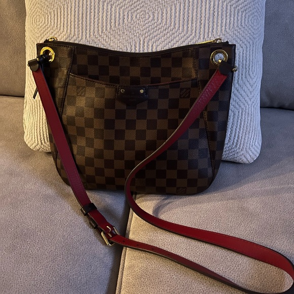 Louis Vuitton South Bank Besace Bag - Picture 2 of 7